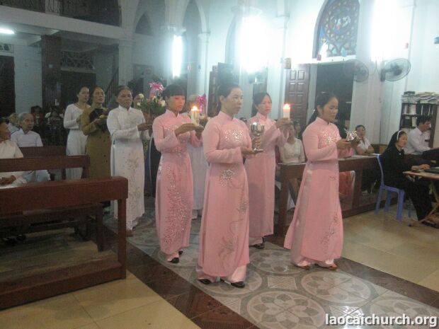 Hội Mân Côi giáo xứ Lào Cai Mừng Lễ Quan Thầy