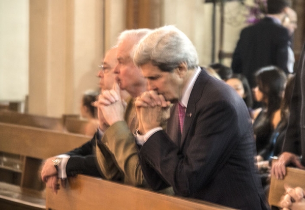 Ngoại trưởng Mỹ John Forbes Kerry tham dự Thánh lễ tại Nhà thờ Chính tòa Sài Gòn