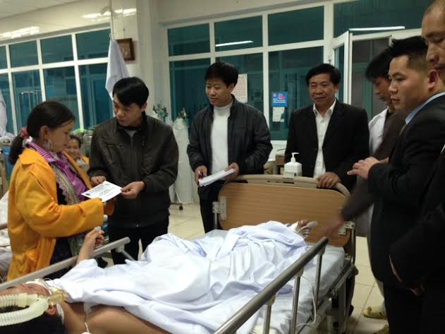Caritas Hưng Hóa chia sẻ với nạn nhân vụ sập cầu tại Chu Va, Sơn Bình, Tam Đường, Lai Châu