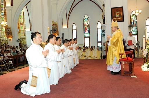 TGP.HÀ NỘI: Thánh lễ truyền chức linh mục