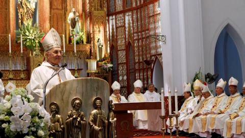 Đức Hồng Y Fernando Filoni chủ sự thánh lễ đại triều cầu nguyện cho công cuộc truyền giáo tại Nhà thờ Chính Tòa Hà Nội