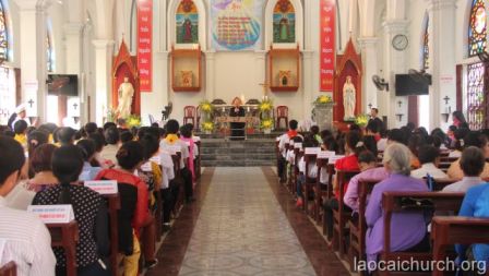 Một số hình ảnh thánh lễ ban bí tích Thêm Sức tại giáo xứ Lào Cai