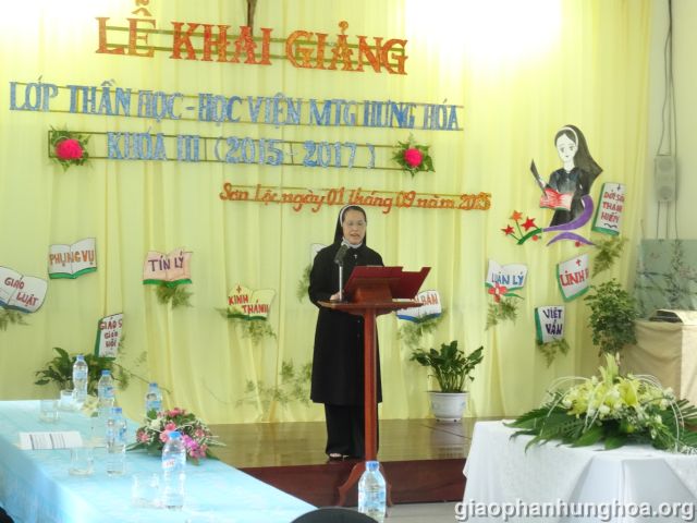 Chị Tổng Maria Nguyễn Thị Vĩnh khai mạc khóa học