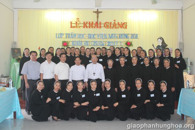 Lớp Thần học khóa III - Học viện Mến Thánh Giá Hưng Hóa