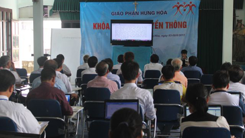 Khóa Mục vụ Truyền Thông Tổng Quan 2015 Giáo Phận Hưng Hóa: ngày thứ 4