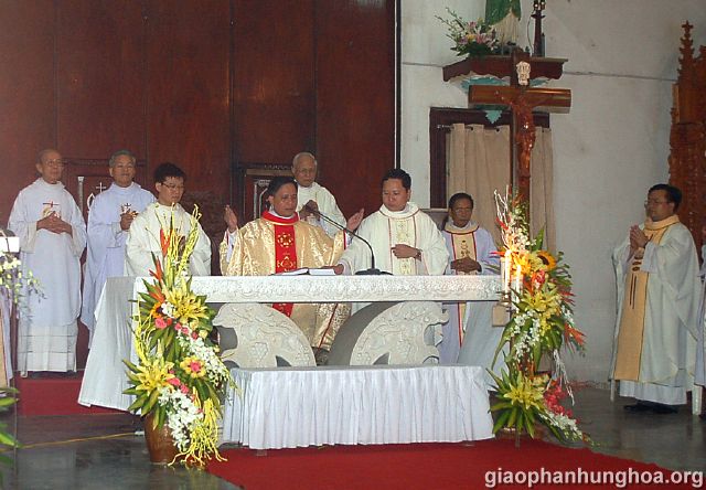 Thánh lễ mở tay của Tân Linh mục Phêrô Nguyễn Văn Hùng