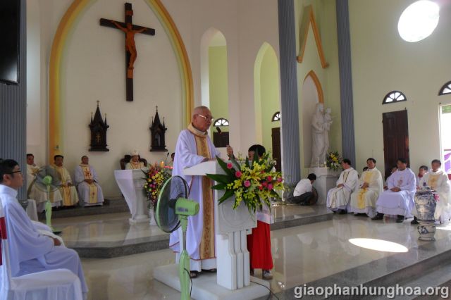 Cha Pio Ngô Phúc Hậu giảng lễ