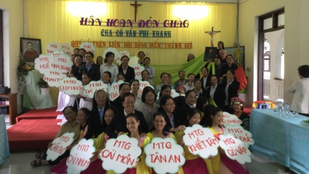 Hội Dòng Mến Thánh Giá Hưng Hóa Hân Hoan Đón Chào Cha Cố Vấn Phi Khanh và Quý Bề Trên Liên Dòng Mến Thánh Giá Việt Nam