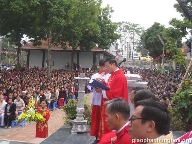 Cha Antôn Cao Trung Trực bày tỏ tâm tình tri ân tới Đức Cha, Quý cha, GLV và cộng đoàn