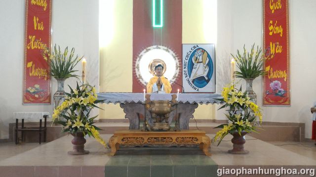 Cha xứ Phêrô Nguyễn Đình Đền chủ tế Thánh lễ 