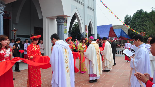 Thánh Lễ Cung Hiến Nhà Thờ Giáo Xứ Yên Phú