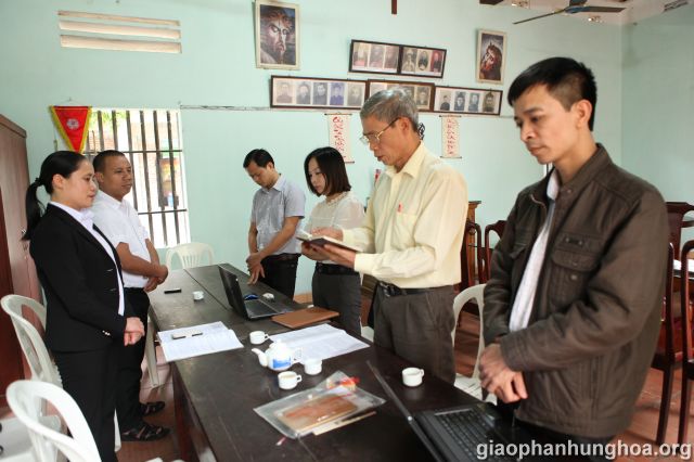 Ông nguyễn Văn Thu đọc Tin Mừng