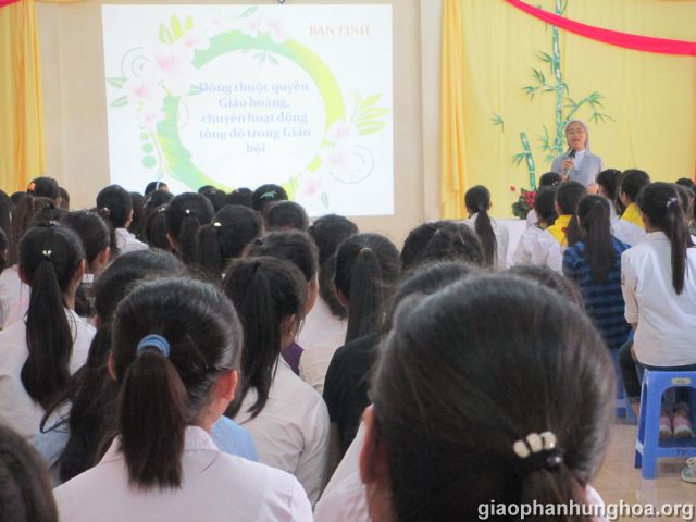 Dì Nhung Dòng Thánh Phaolo giưois thiệu về dòng mình