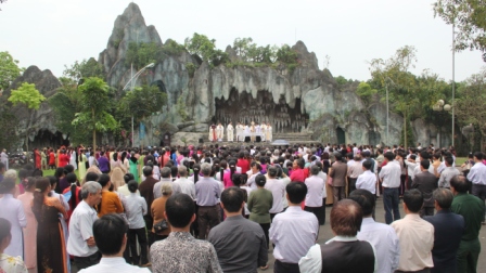 Legio Mariae Giáo Phận Hưng Hóa Tổ Chức Đại Lễ Acies Và Hành Hương Năm Thánh Tại Nhà Thờ Chính Tòa Sơn Lộc.