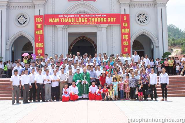 Tấm hình lưu niệm với quý Cha