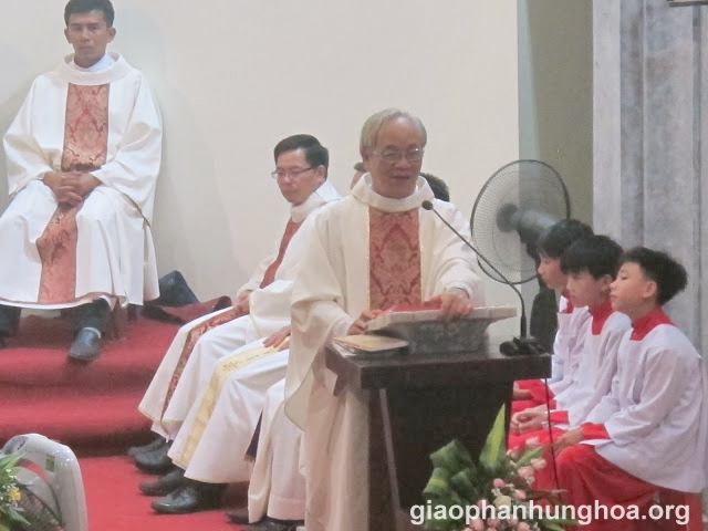 Cha Phanxicô X. Đào Trung Hiệu, OP giảng trong Thánh lễ