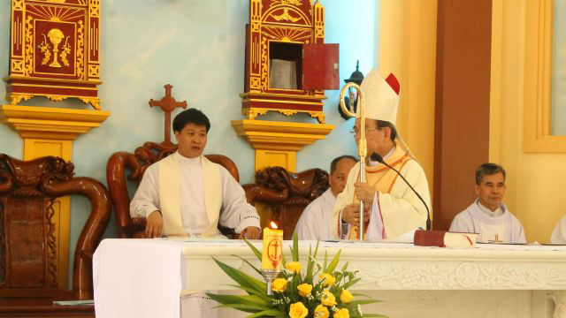 Cha Phaolô Nguyễn Quốc Anh tân quản xứ giáo xứ Tân Quang