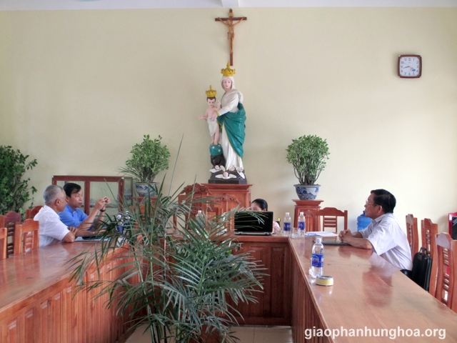 Ban Truyền thông Giáo hạt Đông Nam Phú Thọ họp Linh đạo