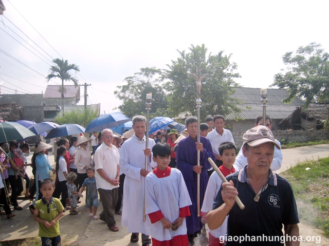 Cuộc rước kiệu xung quanh giáo họ Giacôbê