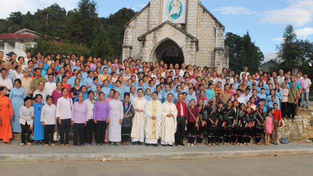 Commitium Lào Cai Yên Bái hành hương Năm Thánh