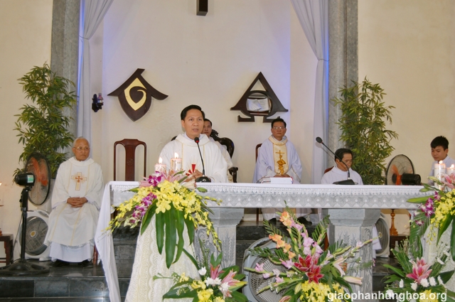 Cha Giuse Nguyễn Viết Hiệp chào đón quý Cha và giới thiệu Tân Linh mục