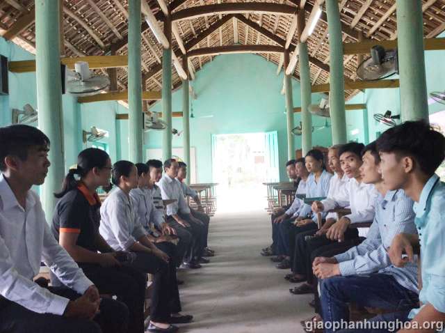 Đông đủ các thành viên Ban Truyền Thông tham dự buổi họp linh đạo