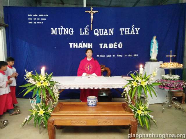 Cha xứ Phêrô Nguyễn Đình Đền chủ tế Thánh lễ