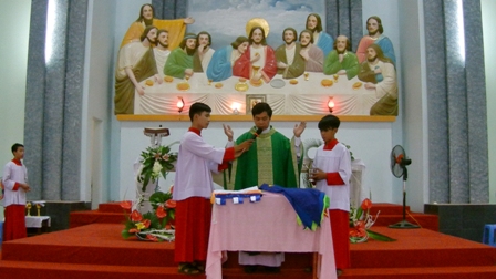 Thánh Lễ và Nghi Thức Làm Phép Cờ - Khăn cho Thiếu Nhi Thánh Thể tại Giáo xứ Ngô Xá