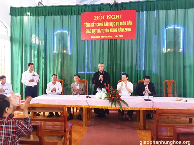 Đức cha Anphong Nguyễn Hữu Long tham dự Hội nghị