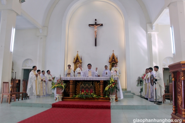Thánh lễ tạ ơn tại nhà thờ Bách Lộc