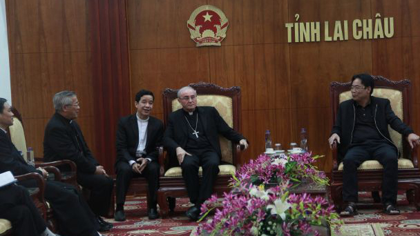 Ngày thứ hai (4.12.2016): Đức Tổng Giám Mục Leopoldo Girelli thăm giáo xứ Lai Châu