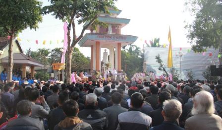 Nhật ký ngày thứ ba (8.12.2016): Thánh lễ Đức Mẹ Vô Nhiễm Nguyên Tội – Quan Thầy giáo phận Hưng Hóa