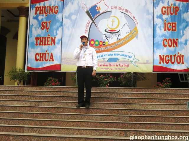 Cha Phêrô Trần Văn Hương - Chủ tịch Ủy ban Thiếu nhi khai mạc đại hội