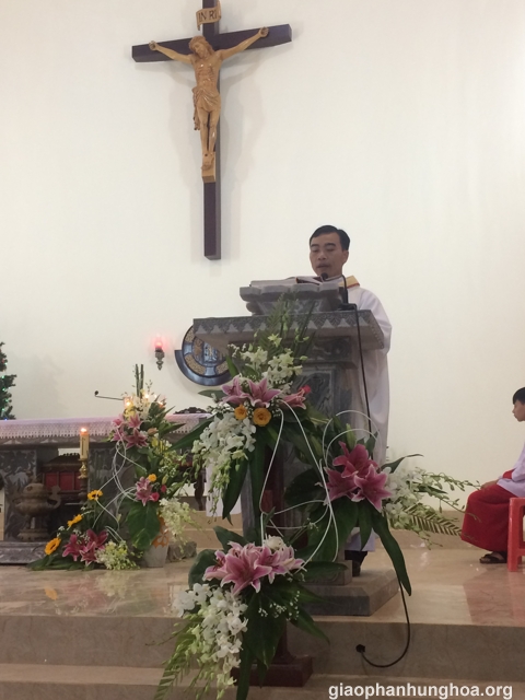 Cha Giuse Đỗ Lục Huấn chia sẻ trong Thánh lễ