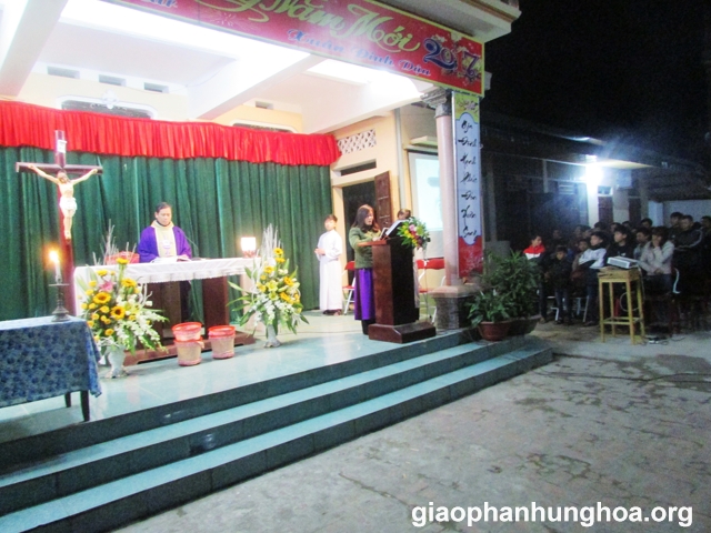 Cha Giuse Maria Nguyễn Đức Huy cử hành Thánh Lễ Tro tại Giáo xứ Trại Sơn
