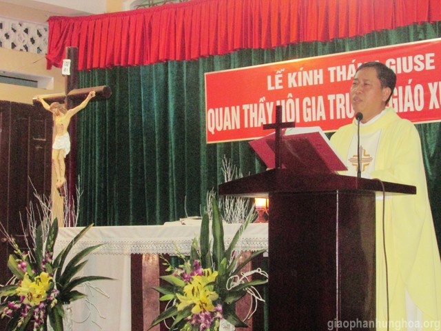 Cha Giuse Maria Nguyễn Đức Huy chia sẻ trong Thánh lễ