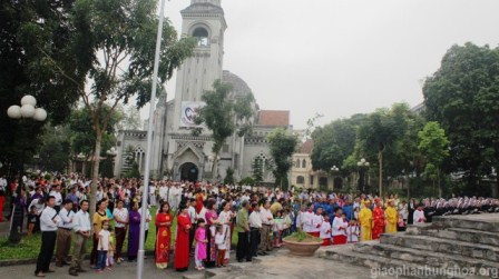 Lễ Lá tại Nhà thờ Chính tòa Giáo phận Hưng Hóa, ngày 09.04.2017.
