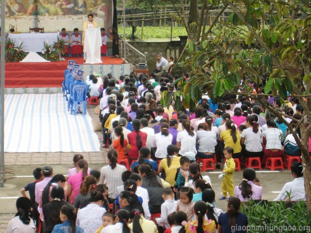 Cha Giuse Đặng Đức Súy chia sẻ trong Thánh lễ