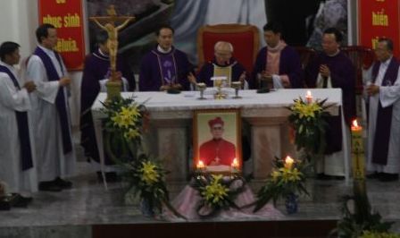 Giáo xứ Tình Lam tổ chức lễ giỗ 25 năm Đức cha Giuse Nguyễn Phụng Hiểu