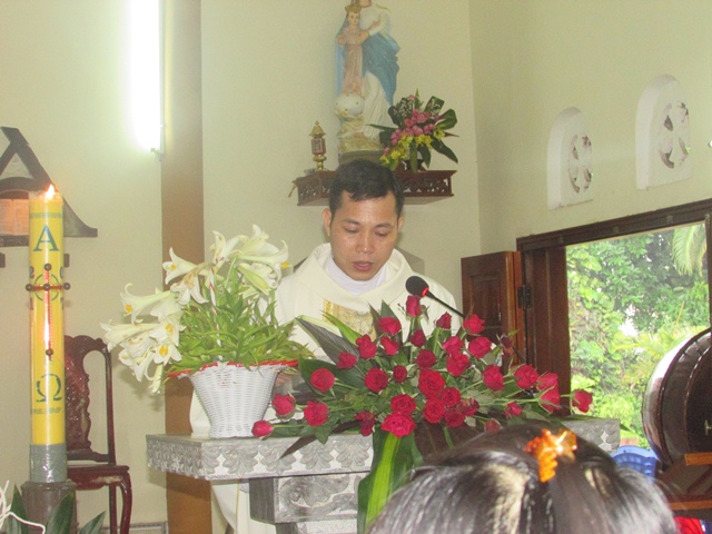 Cha Giuse Trần Quý Tuần chia sẻ trong Thánh lễ