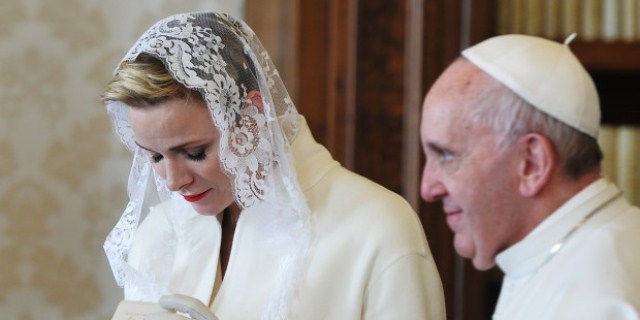 Công nương Charlene, Monaco trong lần gặp Đức Phanxicô ở Vatican ngày 18 tháng 1-2016