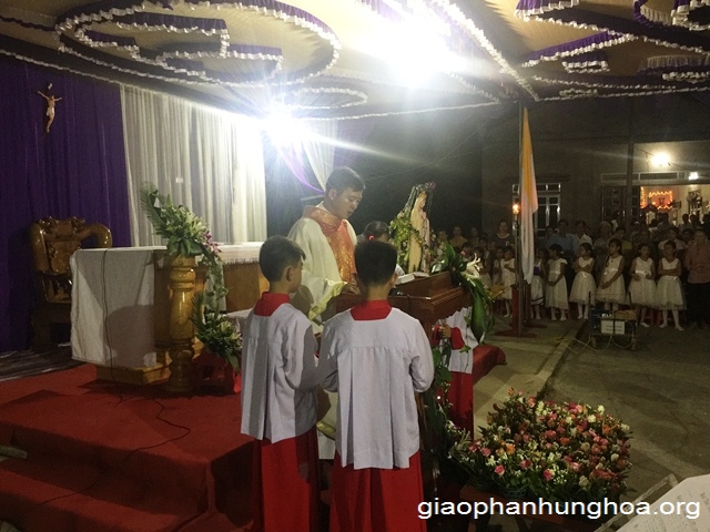 Cha Giuse Nguyễn Đức Thoại chủ tế Thánh lễ