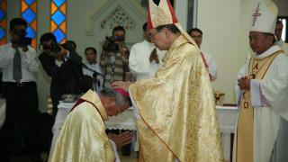 Kỷ niệm Đức cha Anphong Nguyễn Hữu Long thụ phong Giám mục được 4 năm.