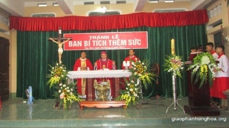 Thánh Lễ Ban Bí Tích Thêm Sức Tại Giáo Xứ Trại Sơn