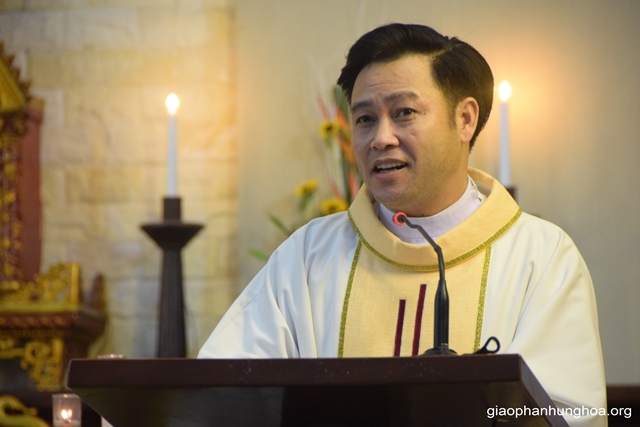 Cha Giuse Nguyễn Đình Tư chia sẻ trong Thánh lễ