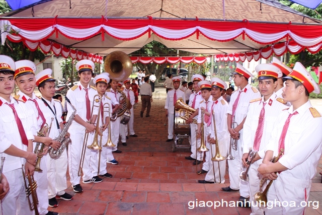 Cộng đoàn hân hoan trong ngày đón cha phó Giuse