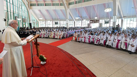 Đức Thánh Cha Gặp Các Linh Mục, Tu Sĩ Bangladesh