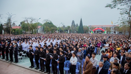 Những điều bạn không nên làm khi vào Thánh lễ (mà bạn có thể làm ở bất cứ đâu khác)