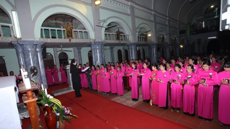 Thánh Lễ Tuyên Hứa Và Tiếp Nhận Hội Viên Vào Hiệp Hội Mến Thánh Giá Tại Thế Giáo Xứ Dư Ba