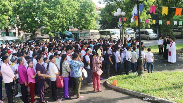 Nghi thức đón đoàn hành hương